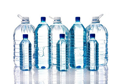 瓶装水经过暴晒后真的会变成“毒水”？